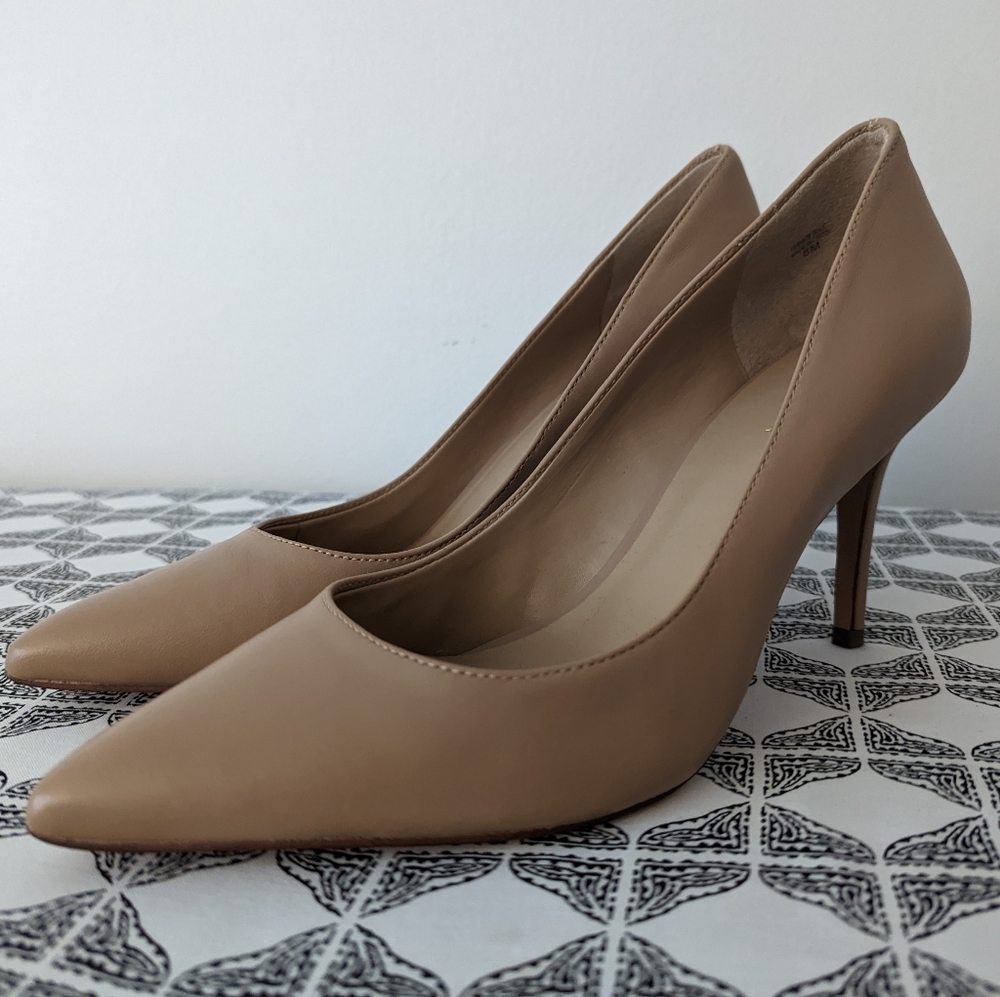Ann Taylor Tan Heels